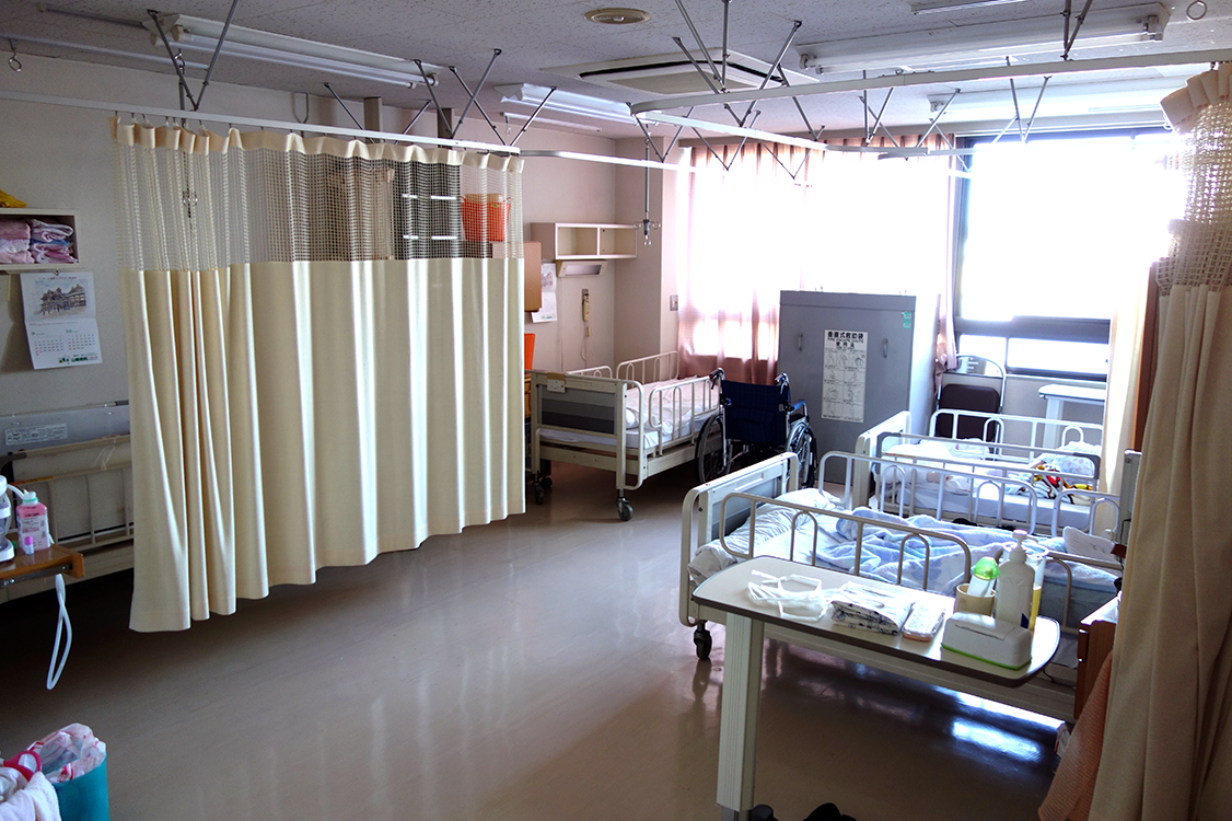 山崎病院の病室