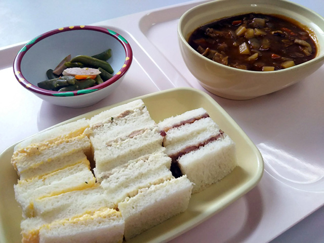 山崎病院では、栄養ばっちりな食事で入院も安心